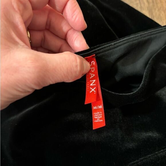 (Last call) EUC Spanx Velvet Leggings - Picture 6 of 7